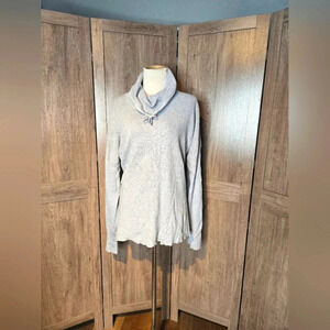 Women free fit gray sweater